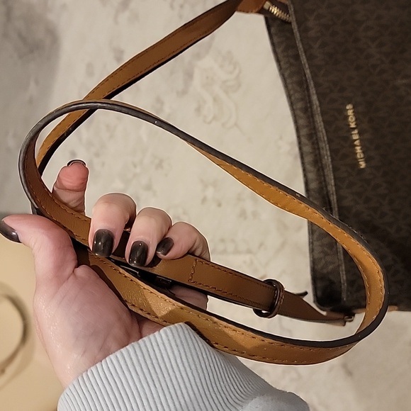 Michael Kors Jet Set Travel Large Logo Messenger Bag~EUC - Picture 7 of 16